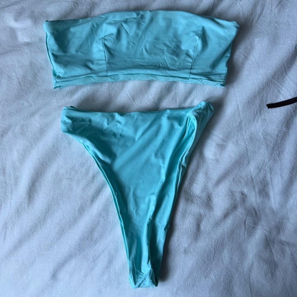 437 Bikini